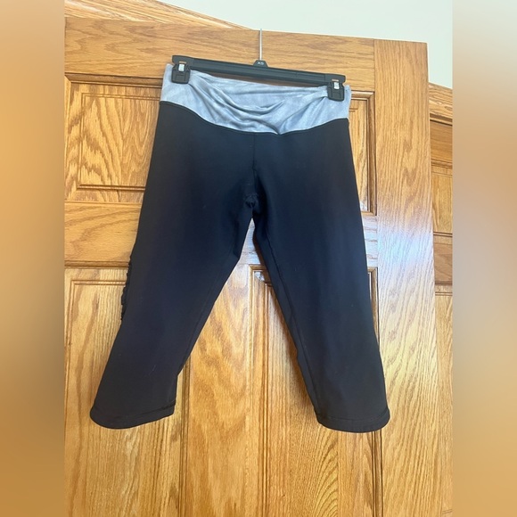 Lululemon - Capri Cropped Leggings - Picture 1 of 8